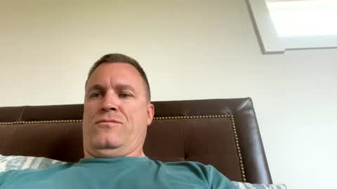 bigger22332233 online show from August 4, 2026, 6:32 pm