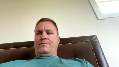 bigger22332233 online show from August 5, 2026, 7:17 pm