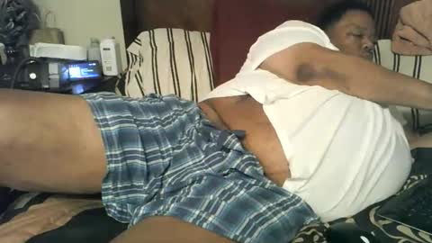 biggyscorpio online show from November 10, 2025, 2:32 am