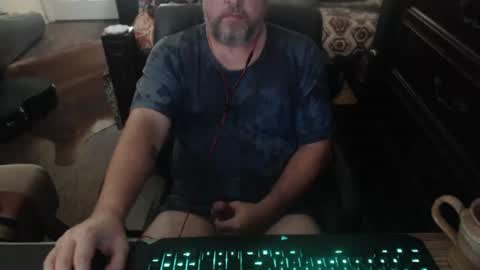 bighugmugg online show from October 4, 2025, 7:56 pm