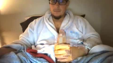 Bigdicbear713 online show from April 3, 2026, 6:22 am