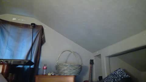 Bigkitties online show from February 8, 2026, 6:44 pm