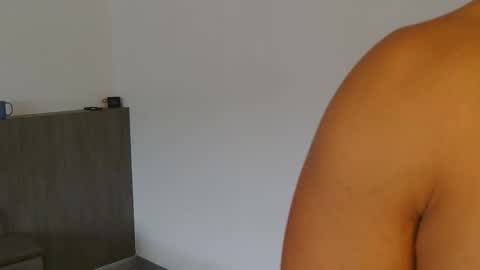 Snapshot of biglegs111 chatting on October 22, 2025, 5:52 am Alpha online show from October 22, 2025, 5:52 am