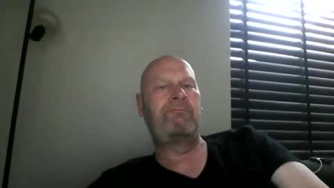 Snapshot of bigmike3339 chatting on February 4, 2026, 8:09 am bigmike3339 online show from February 4, 2026, 8:09 am