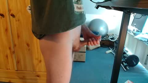 Snapshot of bigmushroomcockxxx chatting on April 3, 2026, 2:04 pm bigmushroomcockxxx online show from April 3, 2026, 2:04 pm