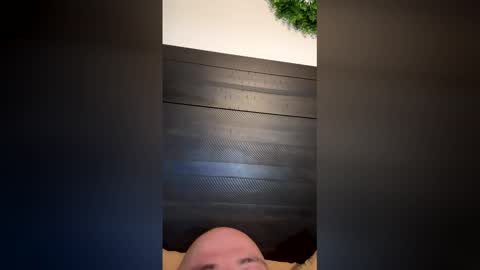 Snapshot of bigred2026 chatting on April 1, 2026, 3:29 am bigred2026 online show from April 1, 2026, 3:29 am