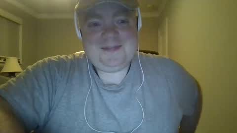 Snapshot of bigred_nyc chatting on February 4, 2025, 3:22 am Big Red online show from February 4, 2025, 3:22 am