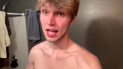 Snapshot of bigskinnyboyshh chatting on December 16, 2024, 6:43 am bigskinnyboyshh online show from December 16, 2024, 6:43 am