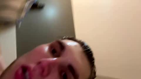 Snapshot of bigskinnyboyshh chatting on December 22, 2024, 1:34 am bigskinnyboyshh online show from December 22, 2024, 1:34 am