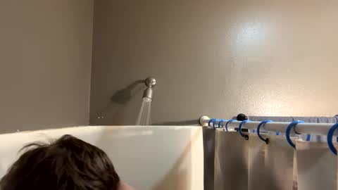 Snapshot of bigskinnyboyshh chatting on January 6, 2025, 5:30 am bigskinnyboyshh online show from January 6, 2025, 5:30 am