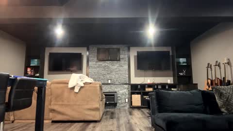 Snapshot of bigskinnyboyshh chatting on January 30, 2025, 8:32 am bigskinnyboyshh online show from January 30, 2025, 8:32 am