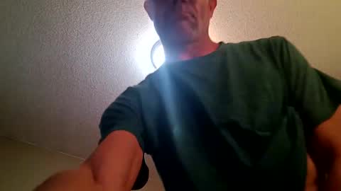 Snapshot of bigstuff674 chatting on January 2, 2025, 2:54 am Aka hardwood online show from January 2, 2025, 2:54 am