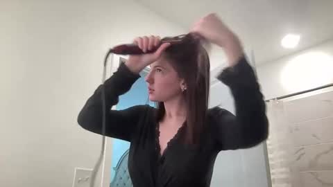 bigtittybabe9876 online show from December 11, 2024, 7:57 pm
