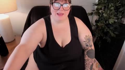 bigtittybbw online show from November 21, 2025, 7:45 pm