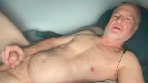 Bigwebone online show from December 22, 2025, 4:53 am