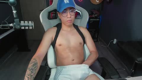 Snapshot of bigxboy96 chatting on December 22, 2024, 9:44 am bigxboy96 online show from December 22, 2024, 9:44 am