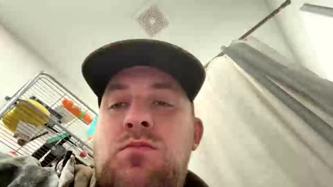 Snapshot of bilbonebagit chatting on December 19, 2025, 9:33 pm bilbonebagit online show from December 19, 2025, 9:33 pm