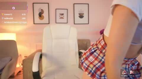 Snapshot of billiebrownn chatting on December 15, 2025, 7:18 pm billiebrownn online show from December 15, 2025, 7:18 pm