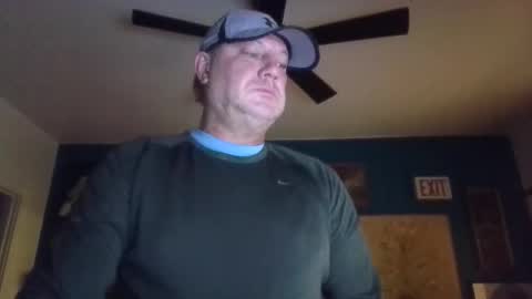Snapshot of billjames55 chatting on May 8, 2026, 10:42 am billjames55 online show from May 8, 2026, 10:42 am