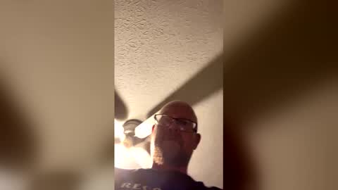 billv0311 online show from April 20, 2026, 5:10 am