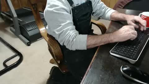 Snapshot of billy471 chatting on January 13, 2025, 1:39 pm billy471 online show from January 13, 2025, 1:39 pm