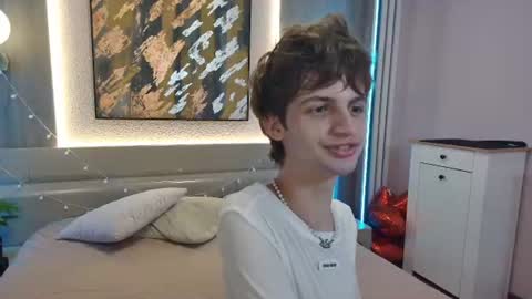 Bimbo boy online show from June 11, 2026, 3:21 pm