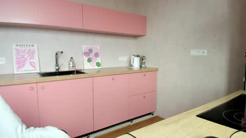 bina_mima online show from April 8, 2026, 9:31 am