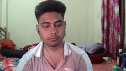 Snapshot of birbikrom104 chatting on April 5, 2026, 8:33 am birbikrom104 online show from April 5, 2026, 8:33 am