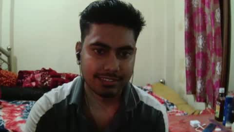 Snapshot of birbikrom104 chatting on April 8, 2026, 8:25 am birbikrom104 online show from April 8, 2026, 8:25 am