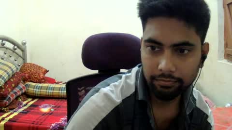 Snapshot of birbikrom104 chatting on June 27, 2026, 5:01 am birbikrom104 online show from June 27, 2026, 5:01 am