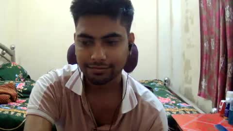 Snapshot of birbikrom104 chatting on July 11, 2026, 6:27 am birbikrom104 online show from July 11, 2026, 6:27 am
