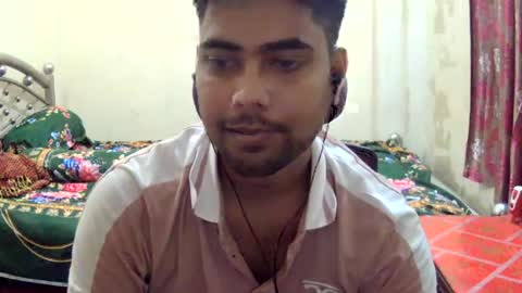 Snapshot of birbikrom104 chatting on July 12, 2026, 6:37 am birbikrom104 online show from July 12, 2026, 6:37 am