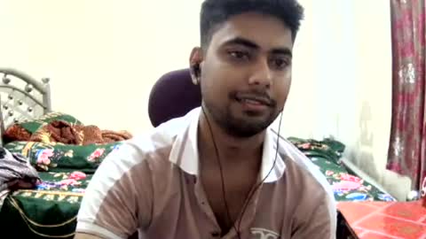 Snapshot of birbikrom104 chatting on July 13, 2026, 7:44 am birbikrom104 online show from July 13, 2026, 7:44 am