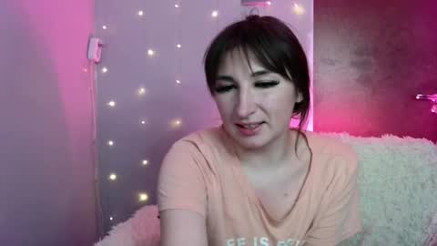 birdie_kiss online show from May 27, 2026, 9:12 pm