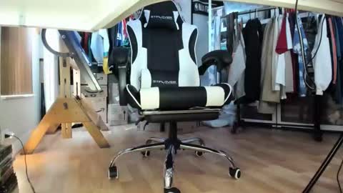 bisexualjay online show from February 19, 2026, 2:46 pm