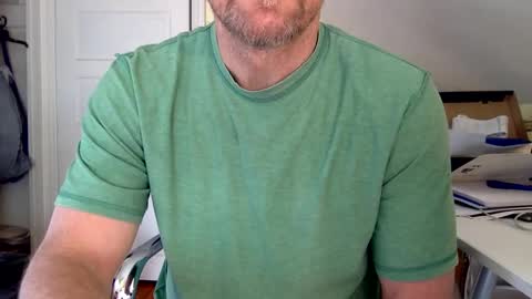 Snapshot of bisonbar chatting on December 27, 2024, 4:10 pm BisonBar online show from December 27, 2024, 4:10 pm