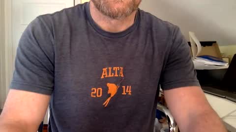 Snapshot of bisonbar chatting on January 17, 2025, 3:11 pm BisonBar online show from January 17, 2025, 3:11 pm