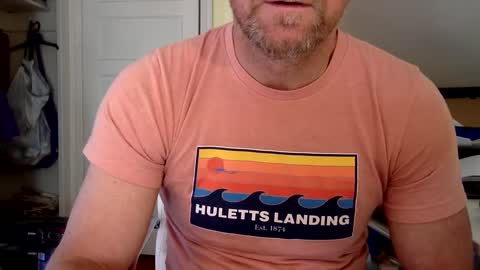 Snapshot of bisonbar chatting on February 23, 2025, 4:13 pm BisonBar online show from February 23, 2025, 4:13 pm