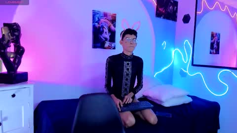  ..  .. online show from September 15, 2025, 1:22 pm