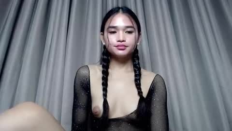 bitchy_bea online show from April 28, 2026, 1:05 pm