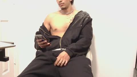 Snapshot of bitix00 chatting on April 2, 2026, 4:43 am bitix00 online show from April 2, 2026, 4:43 am