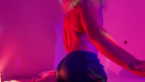 Snapshot of bizarr_o chatting on September 23, 2025, 11:30 pm bizarr_o online show from September 23, 2025, 11:30 pm