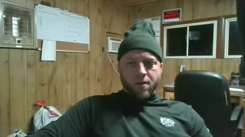 Snapshot of bjhancock_28 chatting on December 3, 2025, 9:13 pm bjhancock_28 online show from December 3, 2025, 9:13 pm