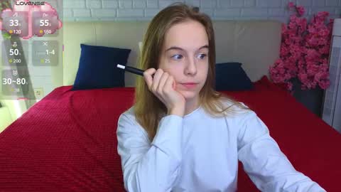 Julia online show from March 10, 2025, 2:50 am