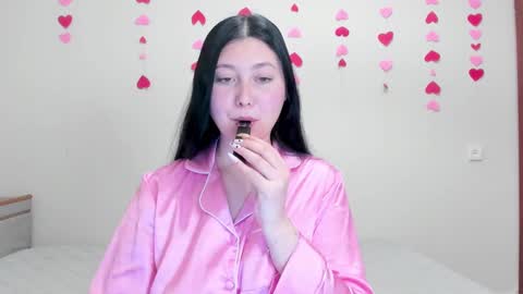 Snapshot of black_berry_bla_ck chatting on February 8, 2025, 11:44 am black_berry_bla_ck online show from February 8, 2025, 11:44 am