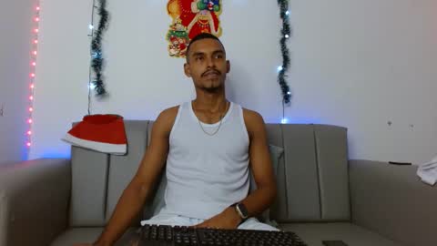 Snapshot of black_daddy01 chatting on December 3, 2024, 12:24 am black_daddy01 online show from December 3, 2024, 12:24 am