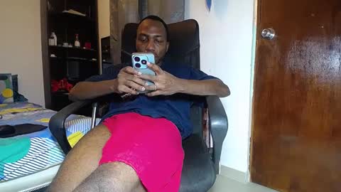 Snapshot of black_diamond_t chatting on January 27, 2025, 11:11 pm Black Diamond online show from January 27, 2025, 11:11 pm