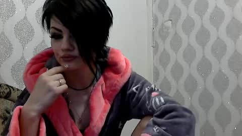 Snapshot of black_hot_01 chatting on February 3, 2025, 5:18 am black_hot_01 online show from February 3, 2025, 5:18 am