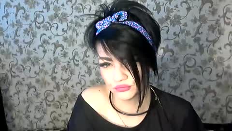 Snapshot of black_hot_01 chatting on September 17, 2025, 5:42 am black_hot_01 online show from September 17, 2025, 5:42 am