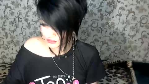 Snapshot of black_hot_01 chatting on September 24, 2025, 4:05 am black_hot_01 online show from September 24, 2025, 4:05 am